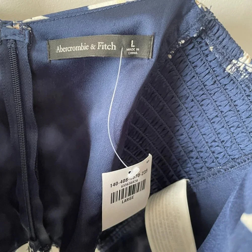 Abercrombie & Fitch Ruched Plunge Tank Top Blue Floral Size Large NWT - Picture 8 of 8